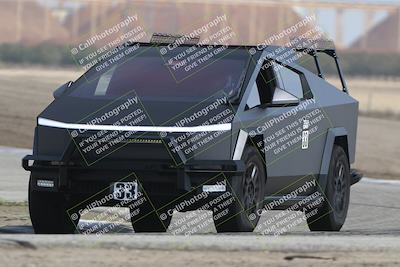 media/Oct-19-2025-Speed Ventures (Sun) [[a6e7fe67be]]/TC B/Session 2 (Outside Grapevine)/